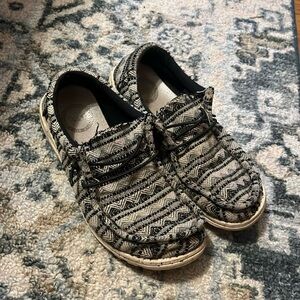 Hey dudes Buckle special Wally black and white Aztec